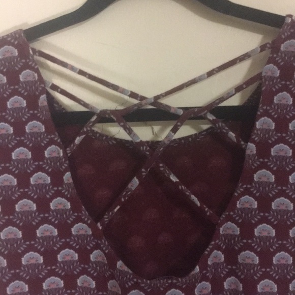 Soft Aeropostale T-shirt Maroon/Flower Design (L) - Picture 5 of 7